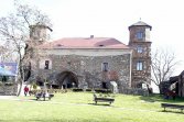 Dziedziniec zamkowy w Toszku