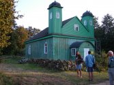 Kruszyniany. Meczet, baniaste kopuły wieńczące wieże  zakończone półksięzycem, to jeden z niewielu elementów architektury muzułmańskiej.