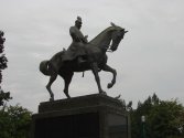 Lublin. Pomnik Marszałka na kasztance. Niestety gołębie nie mają za grosz szacunku do historii.