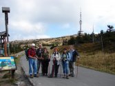 Do Pradeda (1492 m) trzeba przejść (asfaltem niestety) jakiś kilometr.