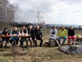 Ognisko - w tle kościół w Niegowić.