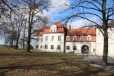 Dwór z XVIII w . Wielowies - obecnie siedziba władz gminnych